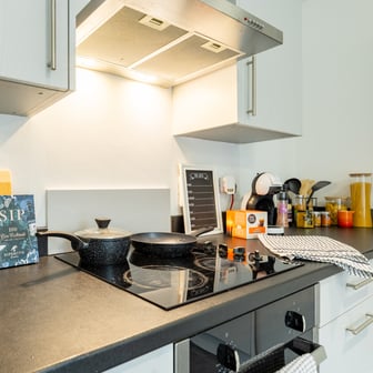 2 Bed Apartment En Suite - Image 4